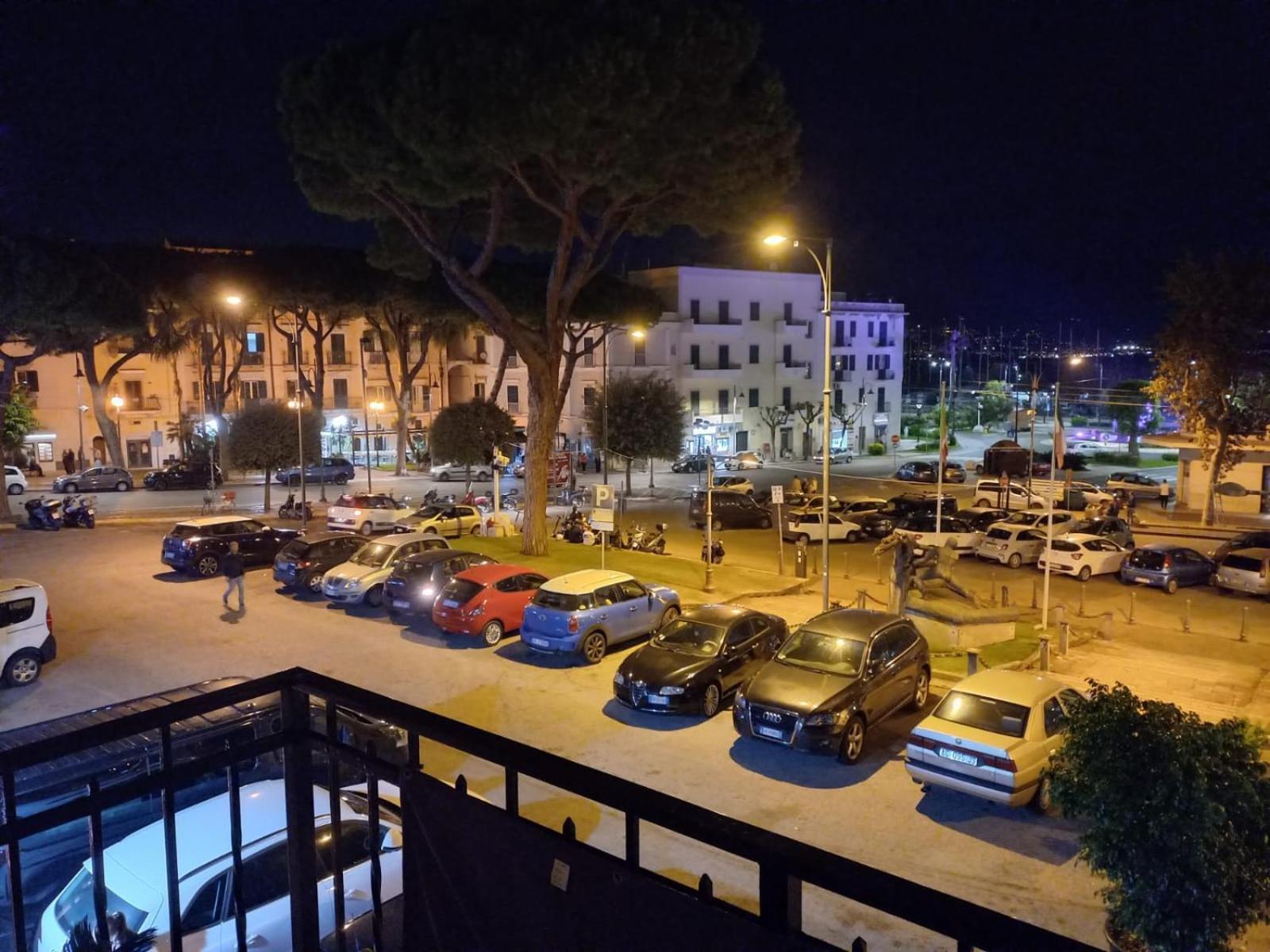 Appartamento Deluxe Centrale, Gaeta Exterior foto